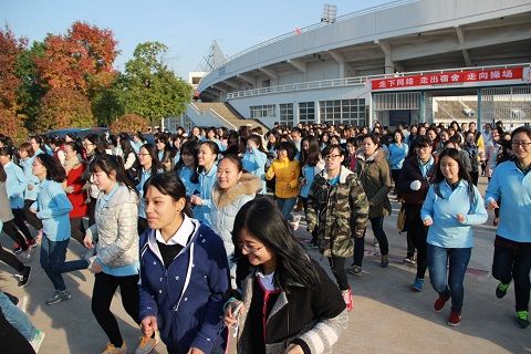 2015年银河师生冬季长跑活动快乐开跑