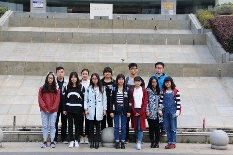 青年马克思主义者培训工程结课仪式户外拓展之图书馆“倒架”活动