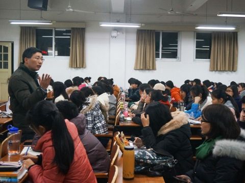 银河本科生论文指导讲座圆满举行