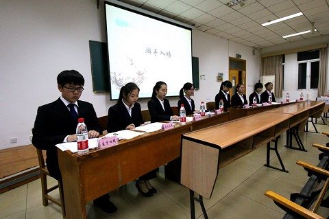 银河“求索杯”新生辩论赛总决赛成功举办